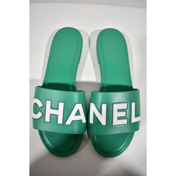Chanel 23P Green White Leather CC Logo Letter Mules Slide Slip Sandal Flat 39.5 - Picture 8 of 12